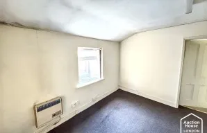 Property for Auction in London - 10 Town Hall Street, Grimsby, North East Lincolnshire