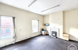 Property for Auction in London - 10 Town Hall Street, Grimsby, North East Lincolnshire