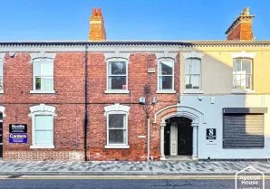 Property for Auction in London - 10 Town Hall Street, Grimsby, North East Lincolnshire