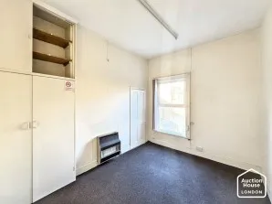 Property for Auction in London - 10 Town Hall Street, Grimsby, North East Lincolnshire