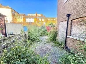 Property for Auction in London - 10 Town Hall Street, Grimsby, North East Lincolnshire