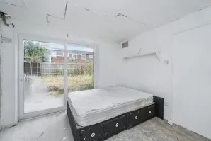 Property for Auction in London - 115 Holbeck, Bracknell, Berkshire
