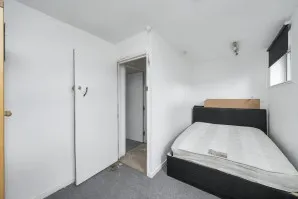 Property for Auction in London - 115 Holbeck, Bracknell, Berkshire