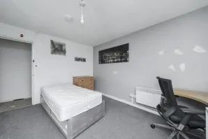 Property for Auction in London - 115 Holbeck, Bracknell, Berkshire