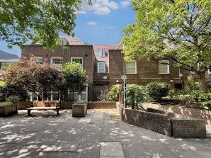Property for Auction in London - Flat 5, Walsingham House, 1331 High Road, Whetstone, London