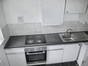 Property for Auction in London - Flat 9 Bloomsbury House, 40 Clarence Avenue, Clapham, London