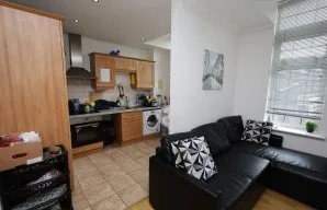 Property for Auction in London - Flat 3 Hatton Place, 118 Midland Road, Luton, Bedfordshire