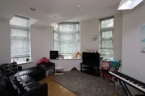 Property for Auction in London - Flat 3 Hatton Place, 118 Midland Road, Luton, Bedfordshire