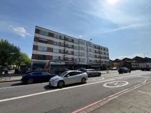 Property for Auction in London - Flat 1 Beaumont Court, Upper Clapton Road, Hackney, London