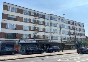 Property for Auction in London - Flat 1 Beaumont Court, Upper Clapton Road, Hackney, London