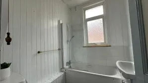 Property for Auction in London - 59A Park Lane, Carshalton, Surrey