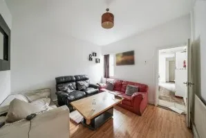 Property for Auction in London - 194 Southampton Street, Reading, Berkshire