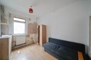 Property for Auction in London - 194 Southampton Street, Reading, Berkshire