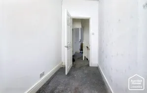 Property for Auction in London - 23A Chapel Street, Petersfield, Hampshire