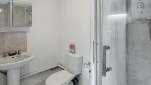 Property for Auction in London - Basement Flat, 16 South Ealing Road, Ealing, London