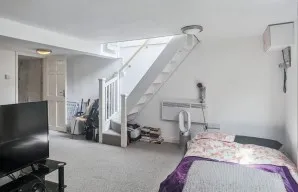 Property for Auction in London - Basement Flat, 16 South Ealing Road, Ealing, London