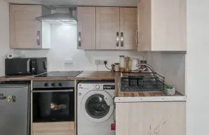 Property for Auction in London - Basement Flat, 16 South Ealing Road, Ealing, London