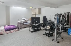 Property for Auction in London - Basement Flat, 16 South Ealing Road, Ealing, London