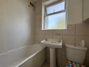 Property for Auction in London - 119A Courtlands Drive, Watford, Hertfordshire