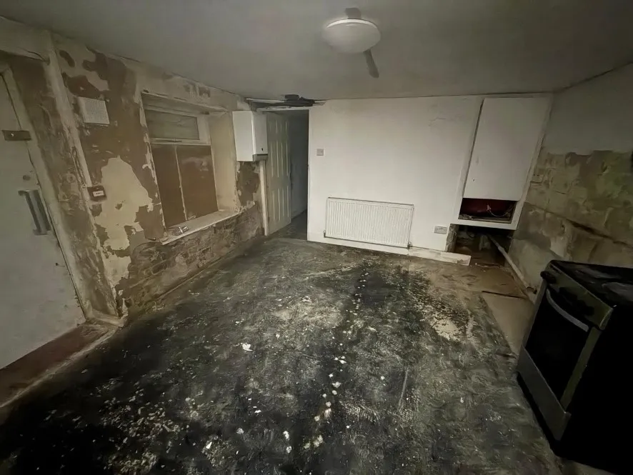 Property for Auction in Manchester - 42 Hull Road, Blackpool, Lancashire