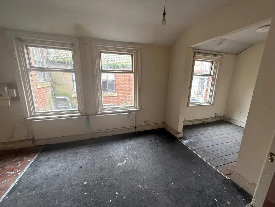 Property for Auction in Manchester - 42 Hull Road, Blackpool, Lancashire