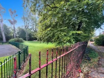 Property for Auction in Manchester - Flat Above, 31 Coalshaw Green Road, Chadderton, Oldham