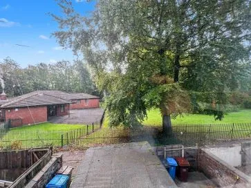 Property for Auction in Manchester - Flat Above, 31 Coalshaw Green Road, Chadderton, Oldham