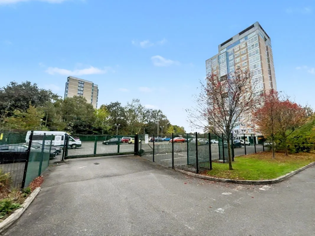 Freshfields, Spindletree Avenue, Manchester, M9 7HQ - Online Auctions