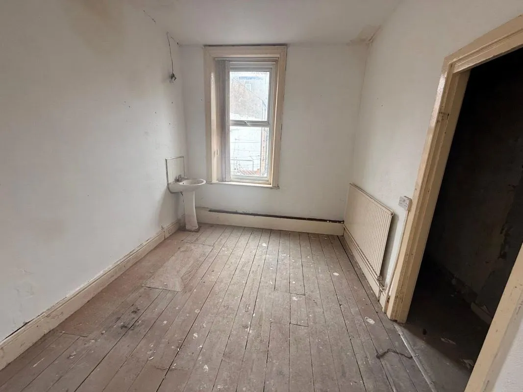 Hull Road, Blackpool, Lancashire, FY1 4QB - Online Auctions