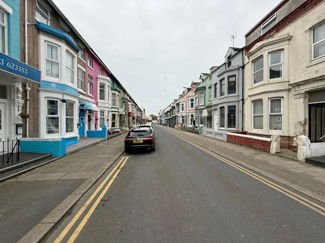 Hull Road, Blackpool, Blackpool, FY1 4QB - Online Auctions