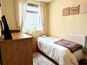 Property for Auction in Manchester - 1 Whetstone Hill Lane, Watersheddings, Oldham