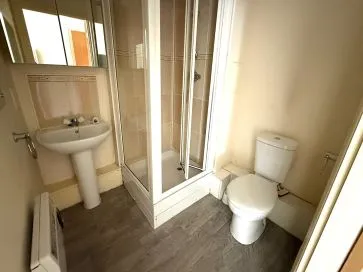 Property for Auction in Manchester - 35 Regent Court, Albert Promenade, Halifax, West Yorkshire