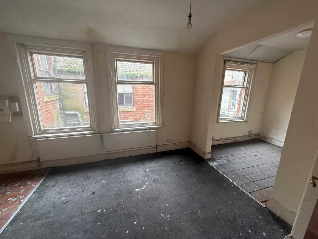 Hull Road, Blackpool, Blackpool, FY1 4QB - Online Auctions