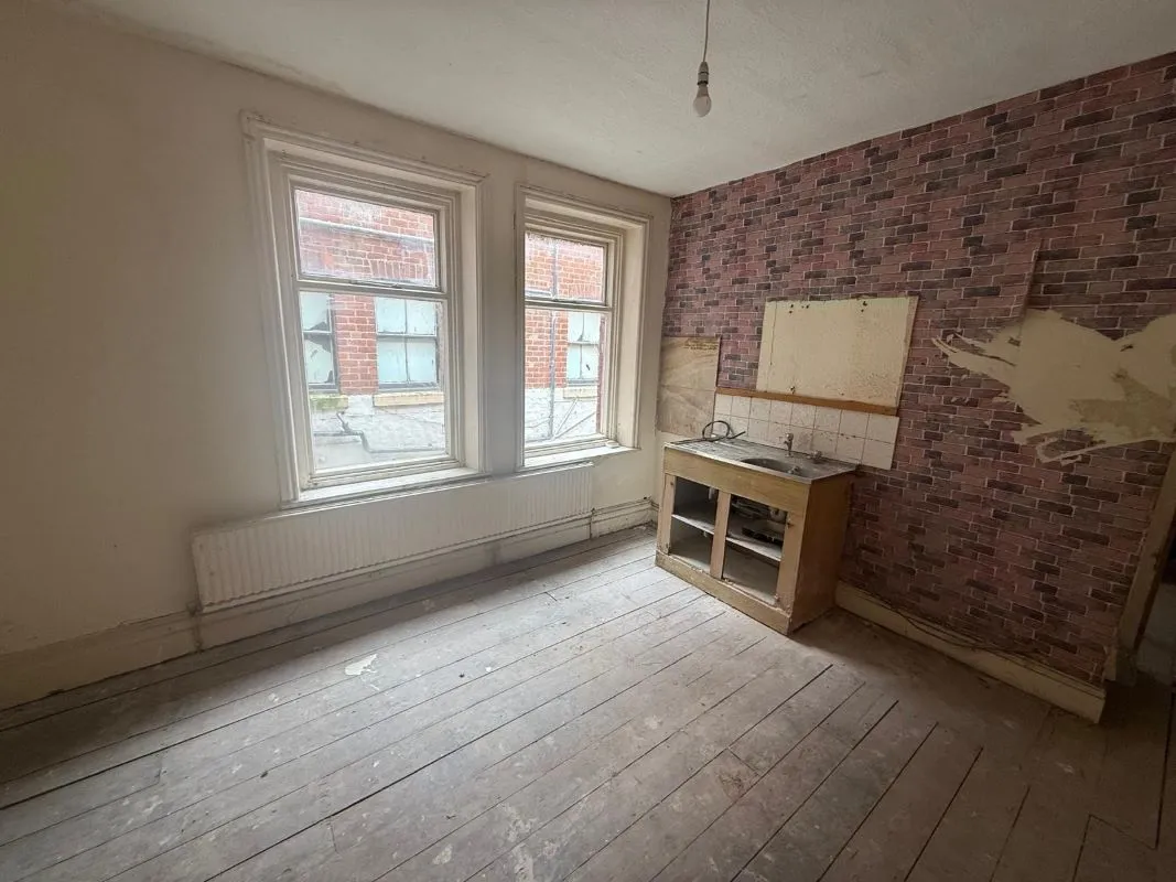 Hull Road, Blackpool, Blackpool, FY1 4QB - Online Auctions