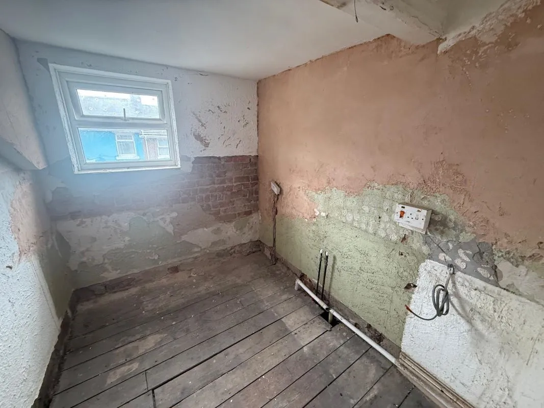Hull Road, Blackpool, Blackpool, FY1 4QB - Online Auctions