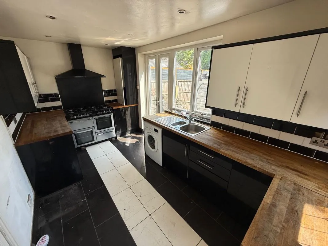 Bristowe Street, Manchester, M11 4LW - Online Auctions