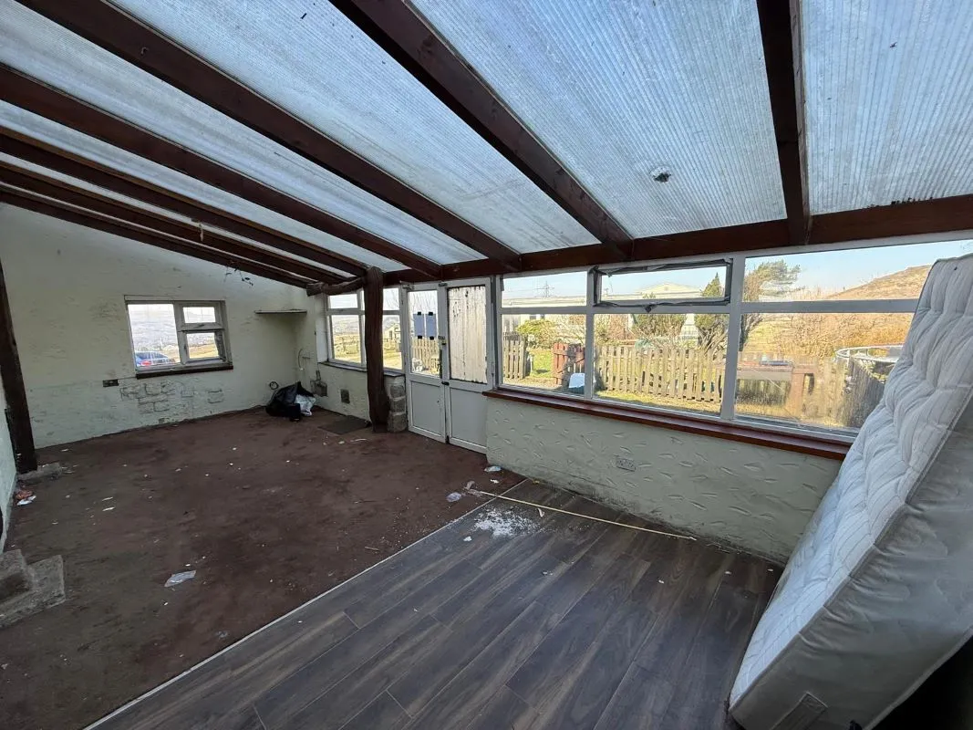 Dry Corner Farm, Rochdale Road, Bacup, Lancashire, OL13 9XF - Online Auctions