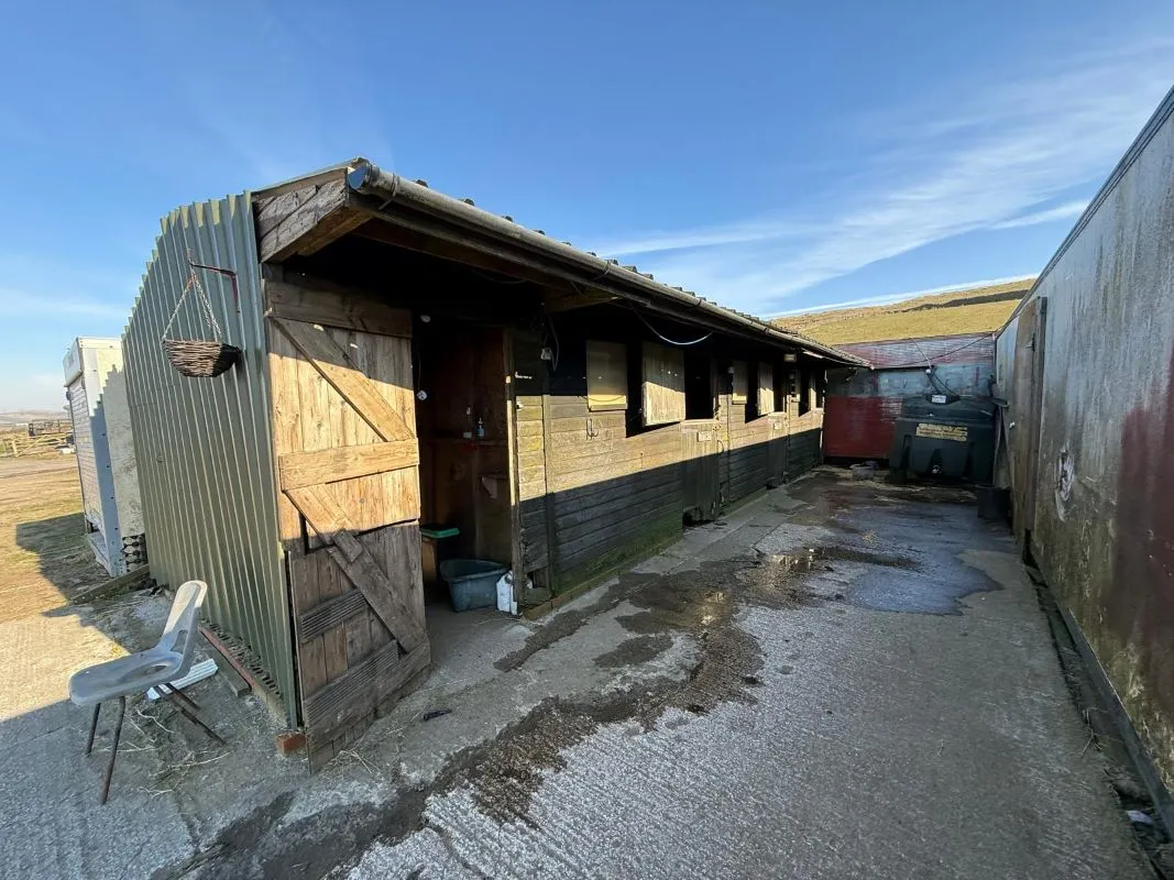 Dry Corner Farm, Rochdale Road, Bacup, Lancashire, OL13 9XF - Online Auctions