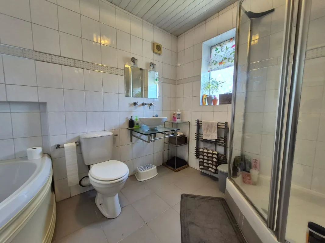 Broadway, Failsworth, Manchester, M35 0DX - Online Auctions