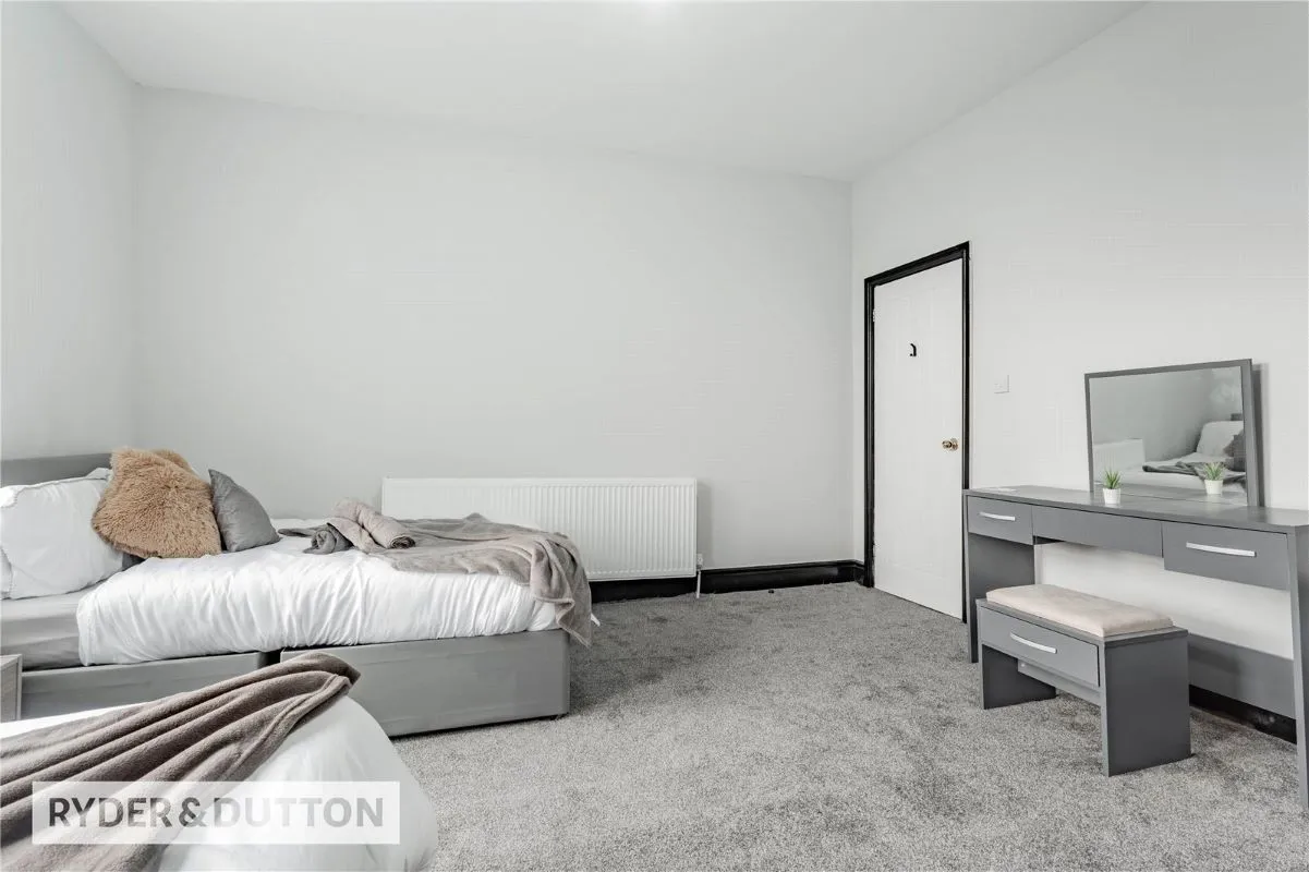 Rochdale Road, Royton, Oldham, Lancashire, OL2 6SH - Online Auctions