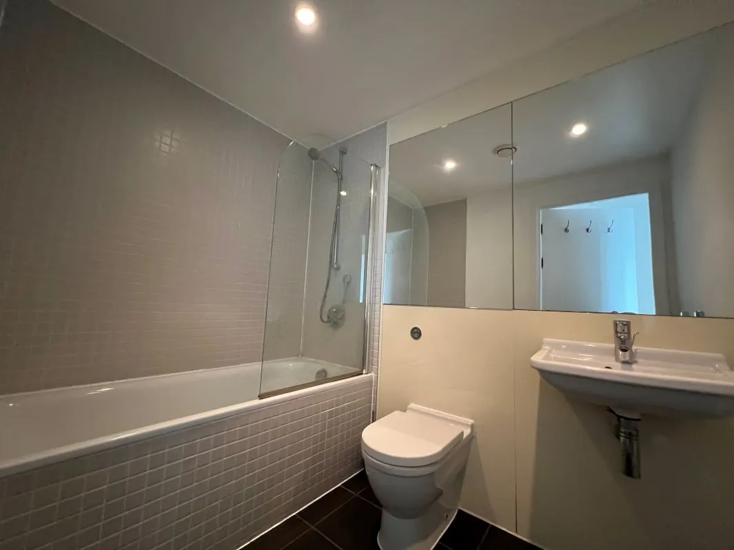 Beetham Tower, Deansgate, Manchester, M3 4LT - Online Auctions