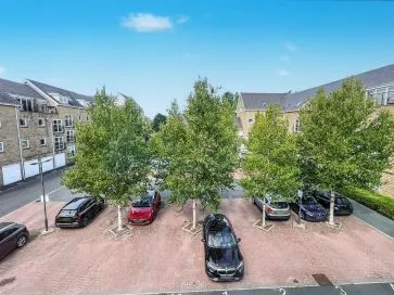 Property for Auction in Manchester - 47 Regent Court, Albert Promenade, Halifax, West Yorkshire