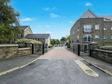 Property for Auction in Manchester - 47 Regent Court, Albert Promenade, Halifax, West Yorkshire