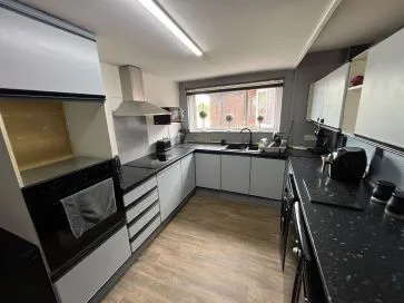 Property for Auction in Manchester - 1 & 1A Parkgate, Chadderton, Oldham
