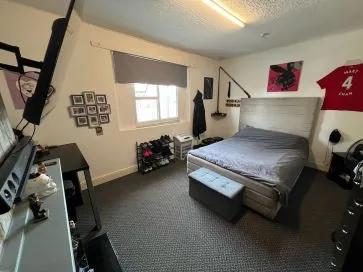 Property for Auction in Manchester - 1 & 1A Parkgate, Chadderton, Oldham