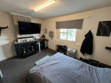 Property for Auction in Manchester - 1 & 1A Parkgate, Chadderton, Oldham
