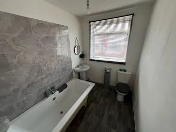 Property for Auction in Manchester - 1 & 1A Parkgate, Chadderton, Oldham