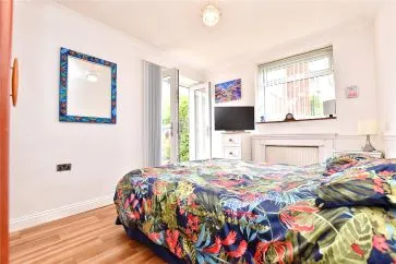 Property for Auction in Manchester - 25 Dewhirst Road, Syke, Rochdale