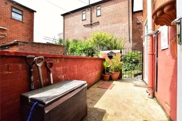 Property for Auction in Manchester - 25 Dewhirst Road, Syke, Rochdale