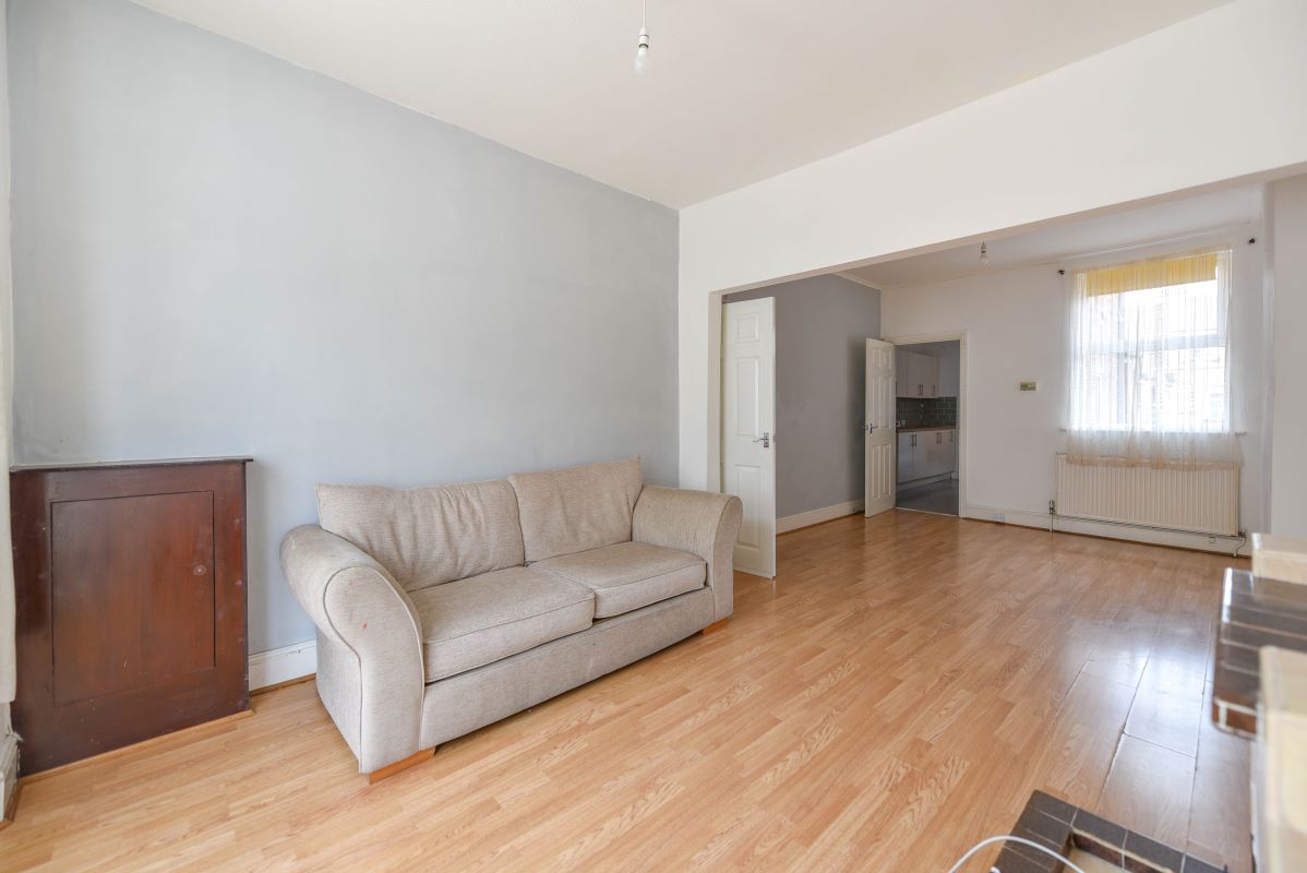 Euston Road, Northampton, Northamptonshire, NN4 8DU - Online Auctions
